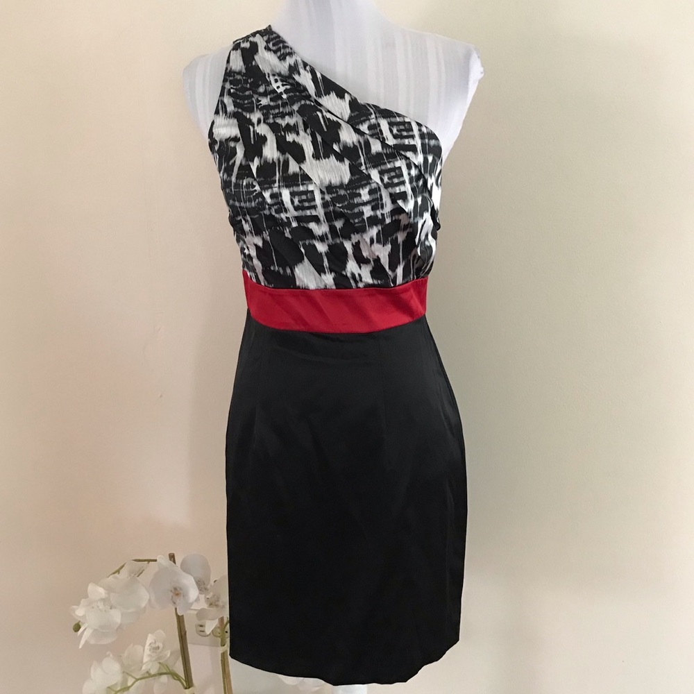 B. Wear one Shoulder Party Dress Blac Red White 5